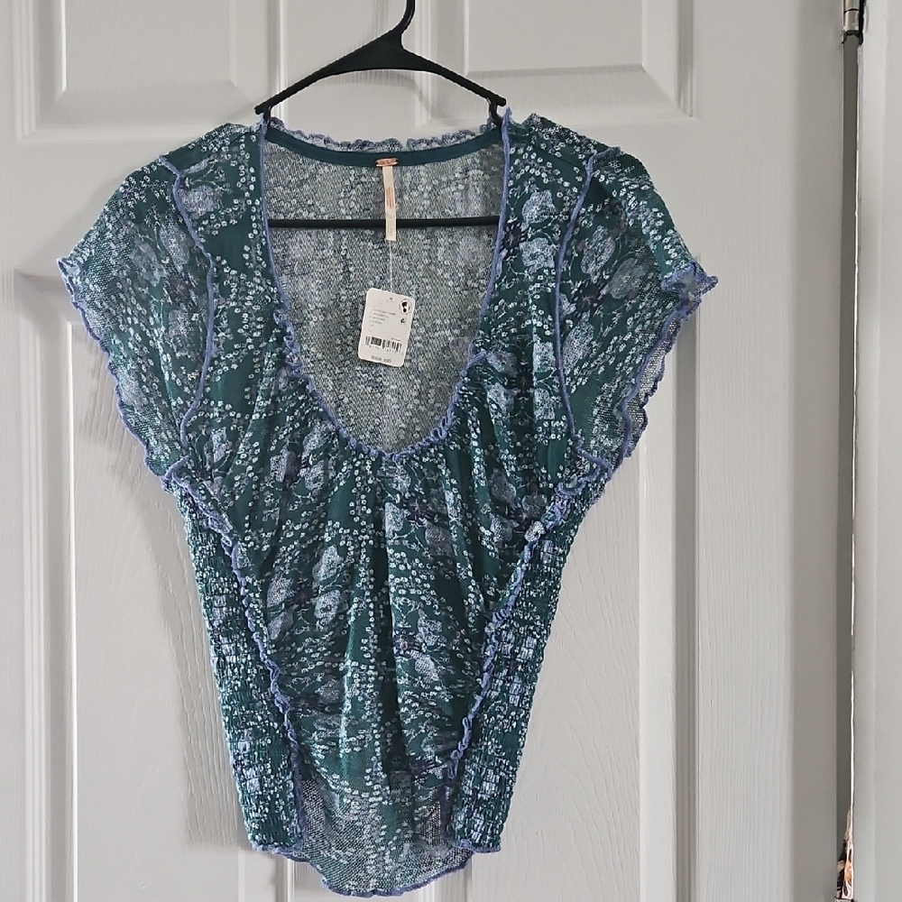 Blue Fitted Flutter Sleeve Crop Top - Picture 2 of 6